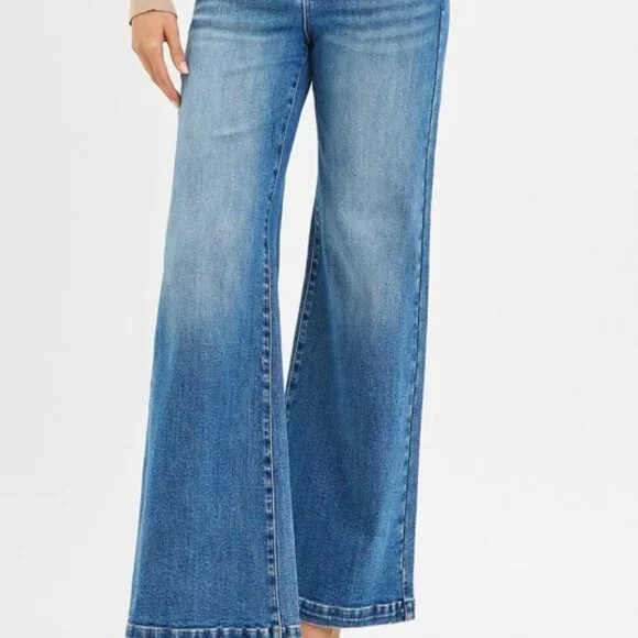 Women's Blue Heart Patch Jeans - Picture 4 of 8